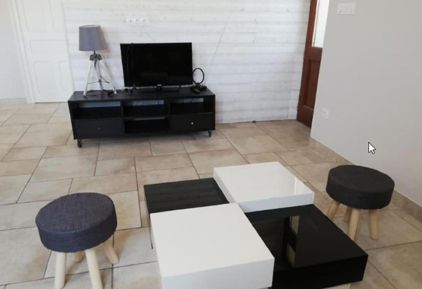 Maison De 100M2 Au Coeur D'Une Pension Equestre Les Sabots De Nina Marcollin エクステリア 写真
